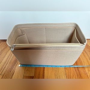 Speedy Square tote bag organizer bag in bag medium sized beige 13*7.5*6 NWOT